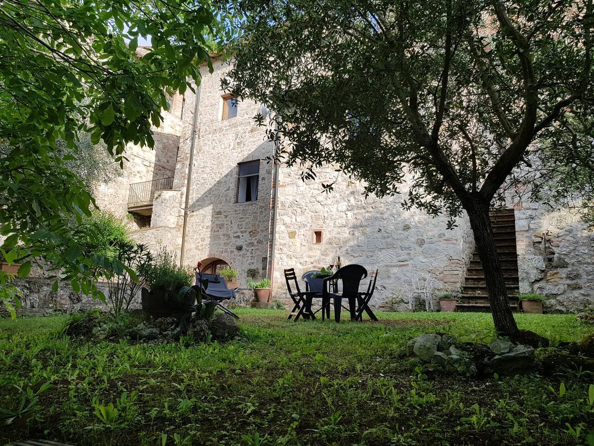 Guest House Il Giardino Колле-ди-Валь-д'Эльса Экстерьер фото