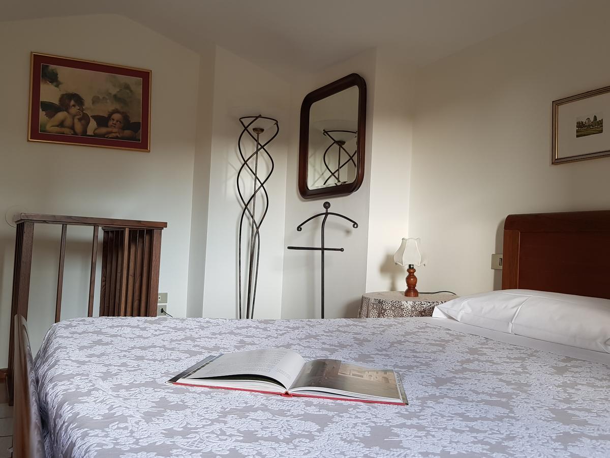 Guest House Il Giardino Колле-ди-Валь-д'Эльса Экстерьер фото