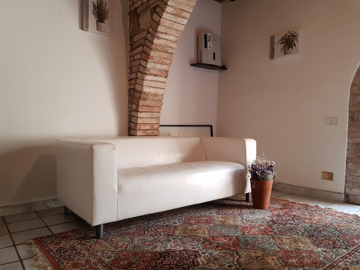 Guest House Il Giardino Колле-ди-Валь-д'Эльса Экстерьер фото